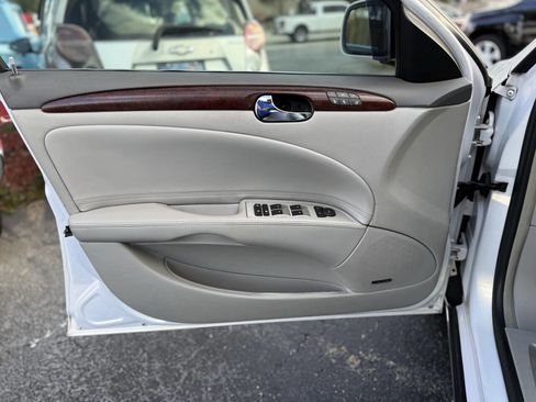 Used 2007 Buick Lucerne CXL w/ Luxury Package image 8