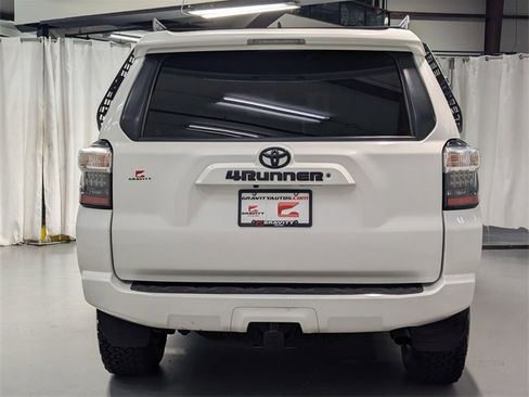 Used 2018 Toyota 4Runner SR5 Premium image 25