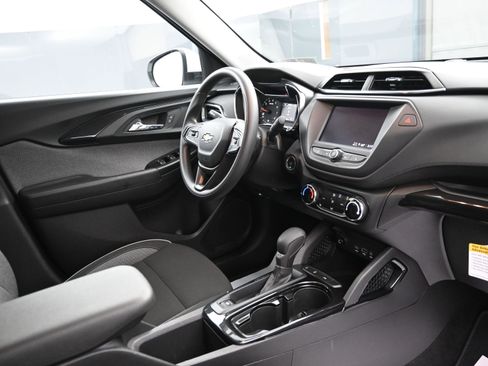 Used 2023 Chevrolet TrailBlazer LT FWD image 28
