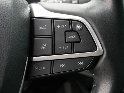 Certified 2022 Toyota Highlander LE image 25