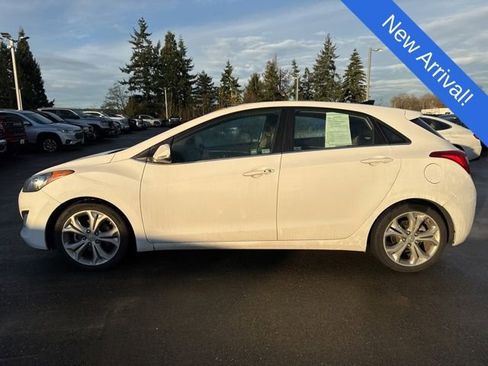 Used 2014 Hyundai Elantra GT w/ Option Group 03 image 4