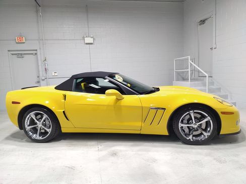 Used 2011 Chevrolet Corvette Grand Sport RWD image 7
