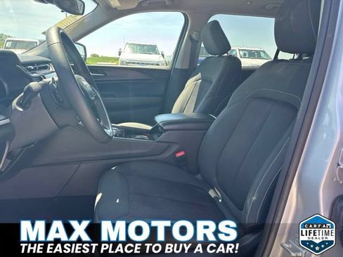 Used 2023 Jeep Grand Cherokee L Laredo w/ Luxury Tech Group I AWD/4WD image 32