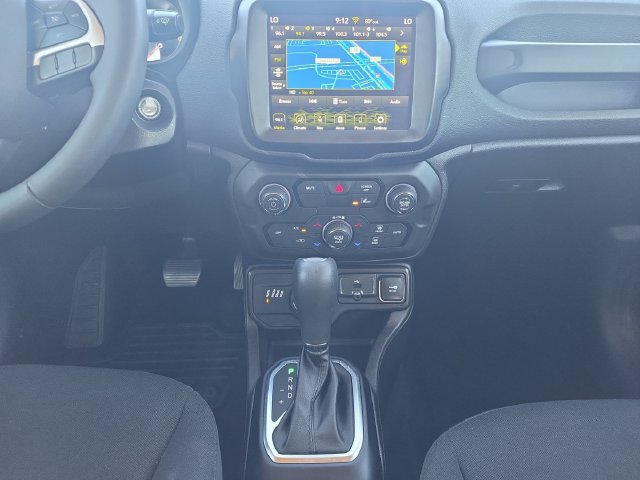 Used 2023 Jeep Renegade Altitude AWD/4WD image 3