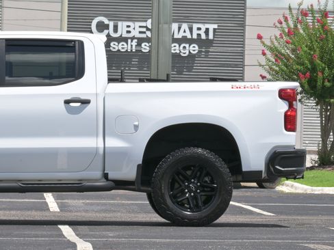 Used 2024 Chevrolet Silverado 1500 Custom Trail Boss AWD/4WD image 6