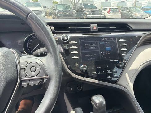 Used 2020 Toyota Camry XLE FWD image 12