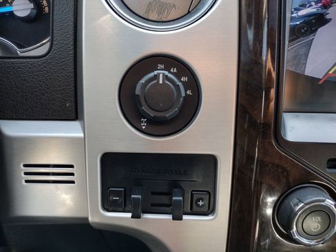 Used 2013 Ford F150 Platinum image 21