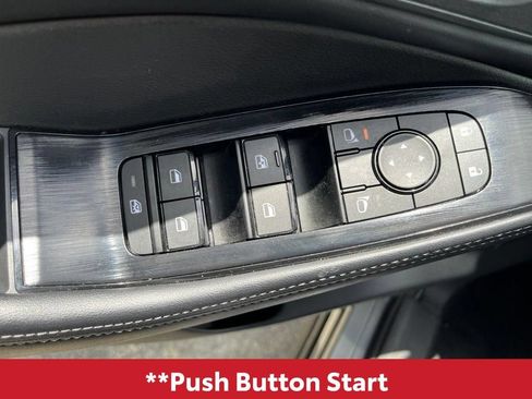 Used 2025 Nissan Rogue SV FWD image 13