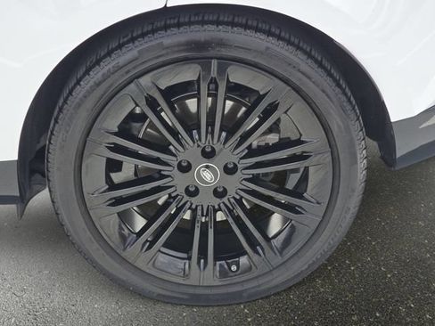 Certified 2025 Land Rover Range Rover SE AWD/4WD image 30