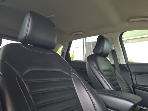 Used 2024 Ford Edge SEL AWD/4WD image 17
