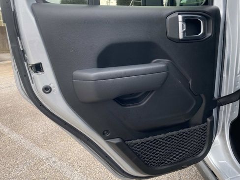 Certified 2023 Jeep Wrangler Unlimited w/ Sun & Screen Package image 18