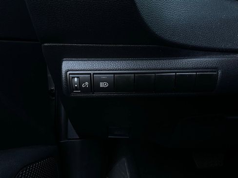 Used 2025 Toyota Corolla LE image 20