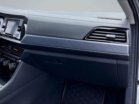 Used 2022 Volkswagen Jetta SE FWD image 26