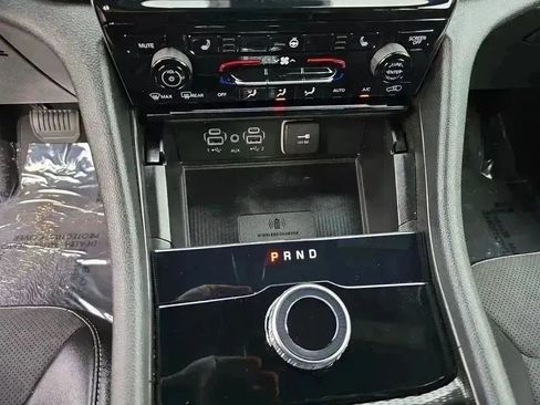 Used 2024 Jeep Grand Cherokee Altitude image 16