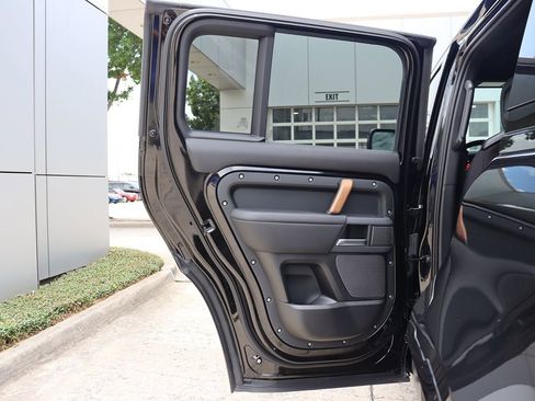 Used 2022 Land Rover Defender 110 X image 54