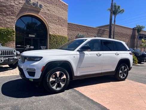 Used 2022 Jeep Grand Cherokee Limited 4xe AWD/4WD image 4