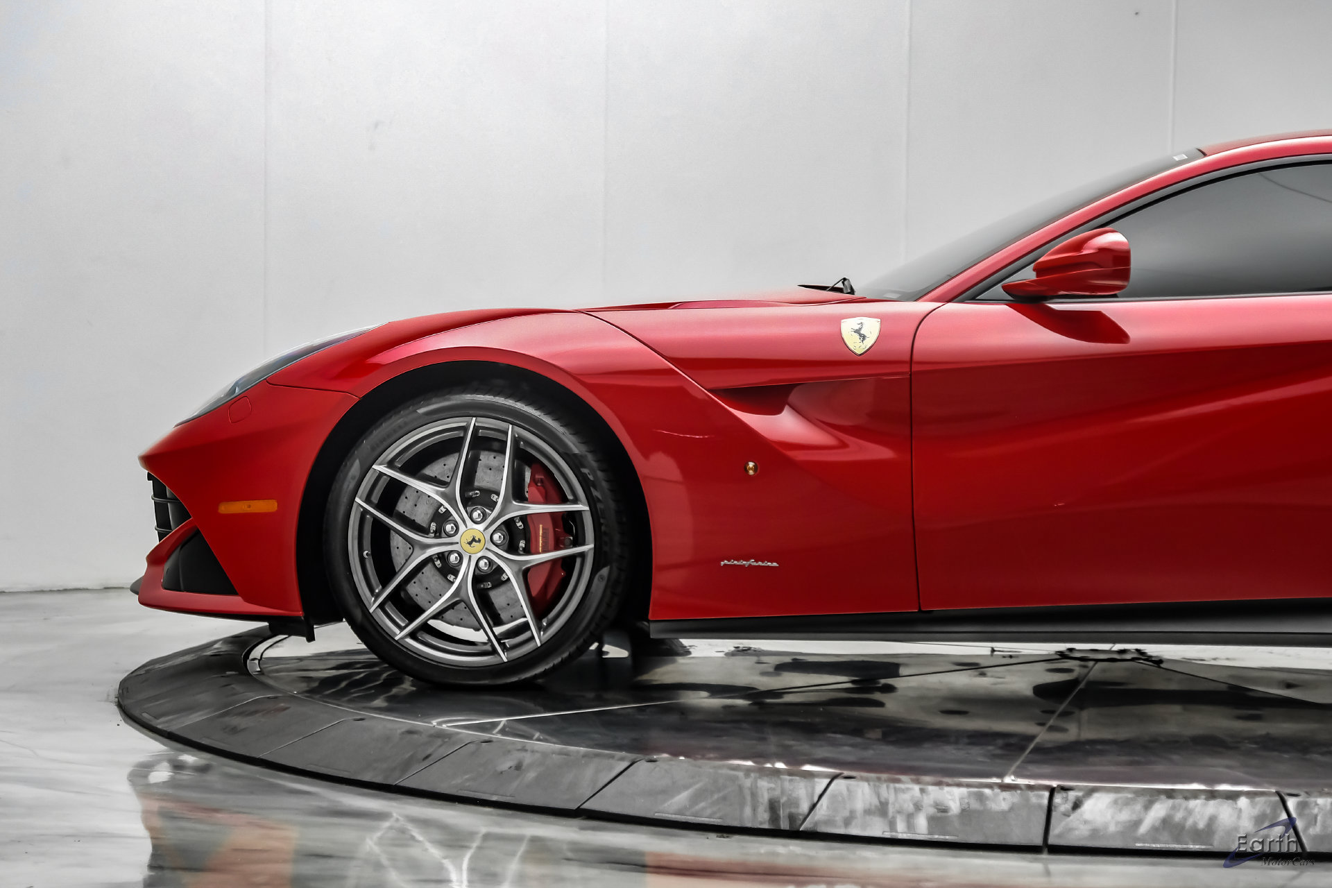 Used 2015 Ferrari F12 Berlinetta RWD image 10