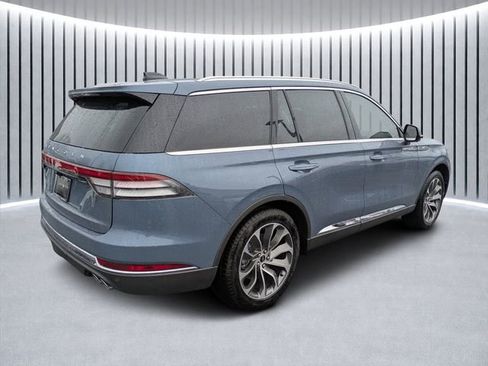 New 2025 Lincoln Aviator Reserve w/ Luxury Package image 3