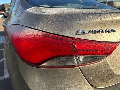 Used 2016 Hyundai Elantra SE image 10