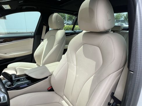 Used 2019 BMW 530i w/ Convenience Package RWD image 16