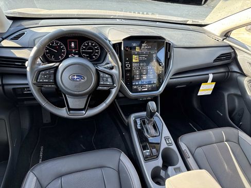 Certified 2025 Subaru Crosstrek 2.5i Limited w/ Crosstrek Mirror Package image 11