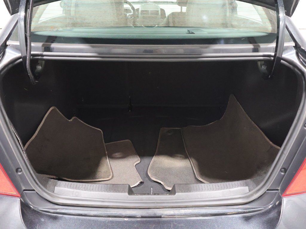 Used 2015 Chevrolet Sonic LTZ FWD image 4