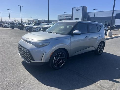 Used 2025 Kia Soul EX FWD image 1