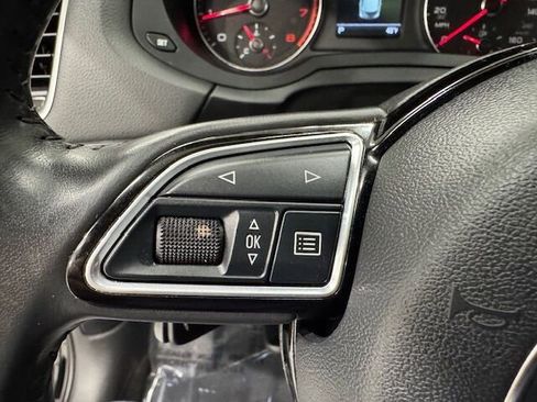 Used 2018 Audi Q3 2.0T Premium image 18