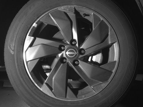 Used 2025 Nissan Rogue SV FWD image 12