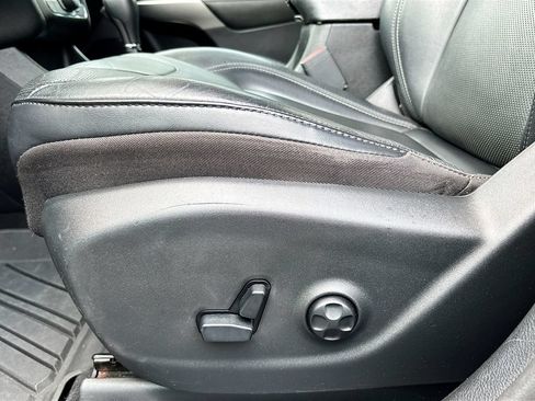 Used 2020 Jeep Cherokee Limited FWD image 17