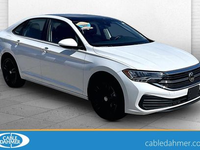 Used 2024 Volkswagen Jetta SE w/ Panoramic Sunroof Package