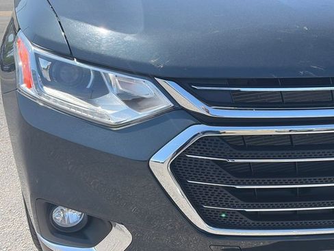 Used 2020 Chevrolet Traverse LT w/ LT Premium Package image 12