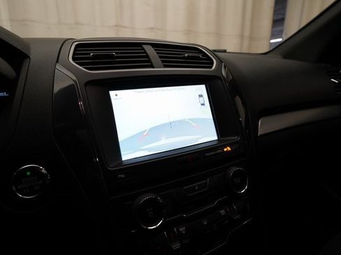 Used 2018 Ford Explorer XLT w/ Equipment Group 202A image 22