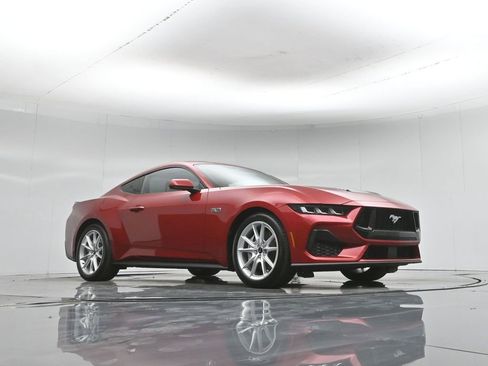 Used 2024 Ford Mustang GT Premium RWD image 3