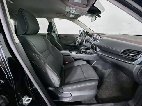 Used 2023 Nissan Rogue S FWD image 30