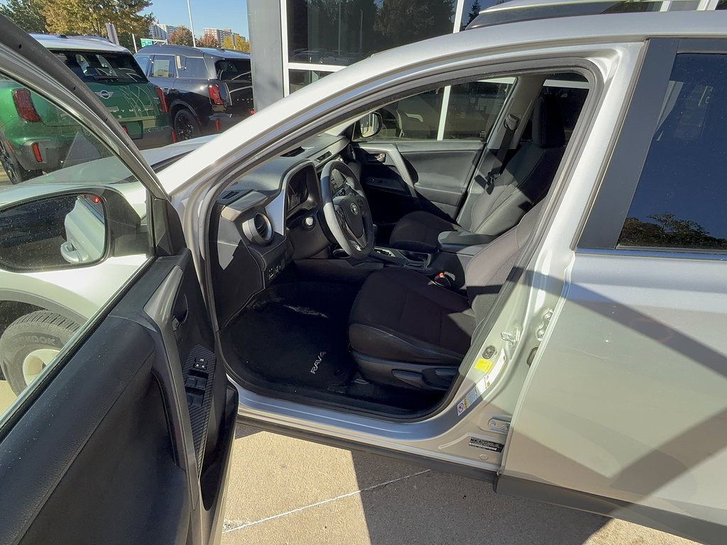 Used 2013 Toyota RAV4 XLE AWD/4WD image 5