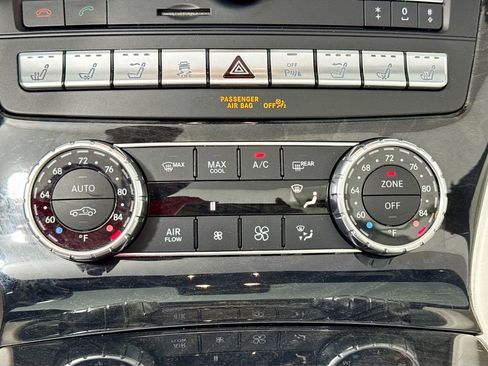 Used 2017 Mercedes-Benz SL 550 image 16