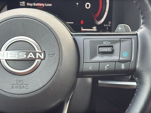 Used 2022 Nissan Pathfinder Platinum w/ Lighting Package (N93) FWD image 23