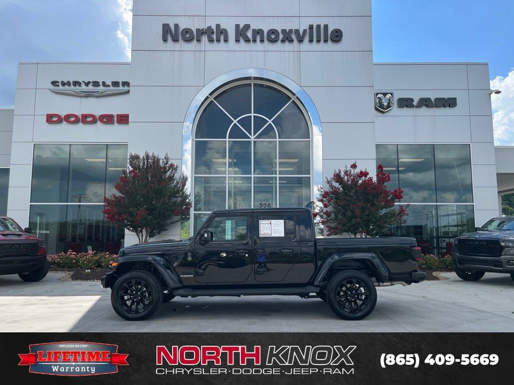 Used 2022 Jeep Gladiator Overland AWD/4WD image 2