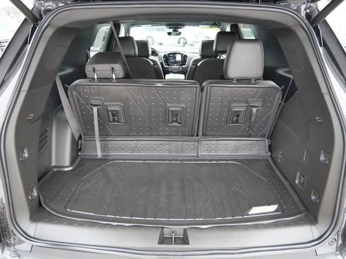 Used 2023 Chevrolet Traverse RS image 23