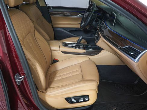 Used 2020 BMW ALPINA B7 xDrive AWD/4WD image 8