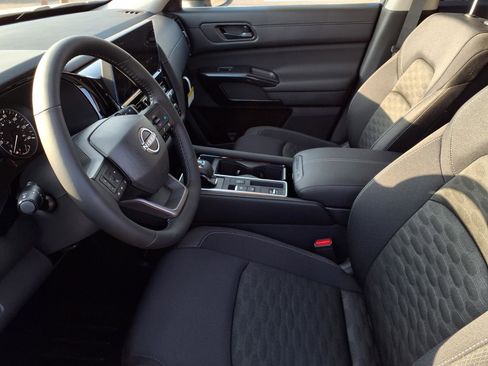 New 2026 Nissan Pathfinder SV image 14