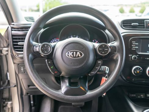 Used 2019 Kia Soul FWD image 14