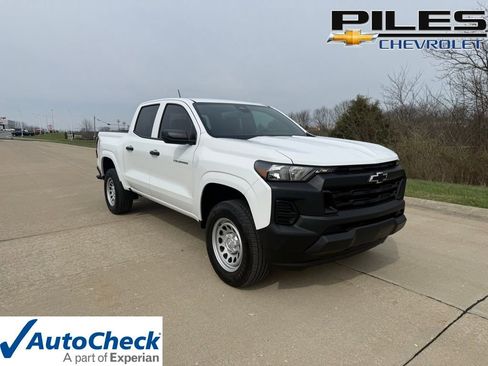Used 2025 Chevrolet Colorado W/T w/ WT Convenience Package II image 1