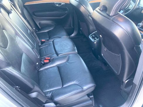 Used 2022 Volvo XC90 T6 Momentum w/ Climate Package image 18