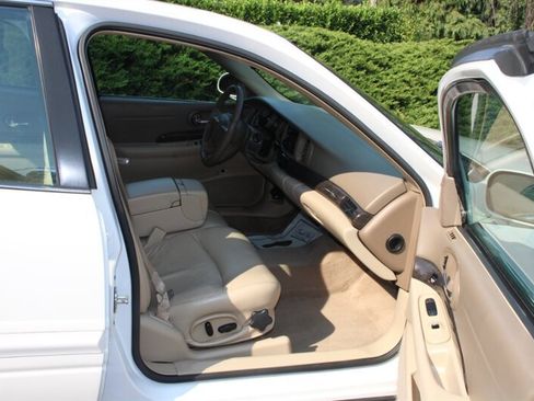 Used 2005 Buick Le Sabre Limited w/ Celebration Edition Package FWD image 13