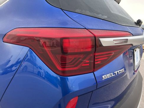 Used 2021 Kia Seltos SX w/ SX Sunroof Package image 6