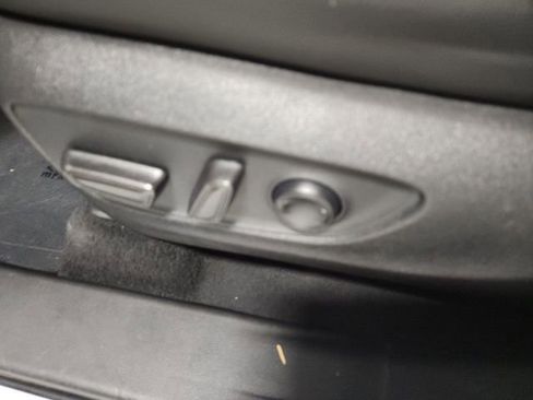 Used 2022 Toyota Highlander XLE image 23