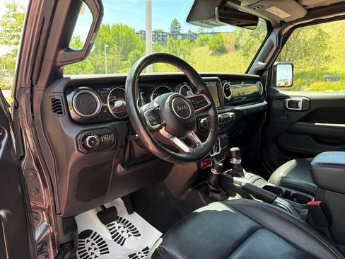 Used 2021 Jeep Wrangler Unlimited Rubicon AWD/4WD image 13