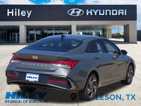 New 2026 Hyundai Elantra Limited FWD image 4